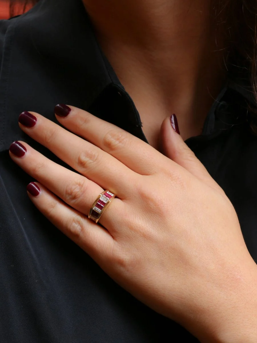 Bague vintage or jaune rubis calibrés diamants - Image 10