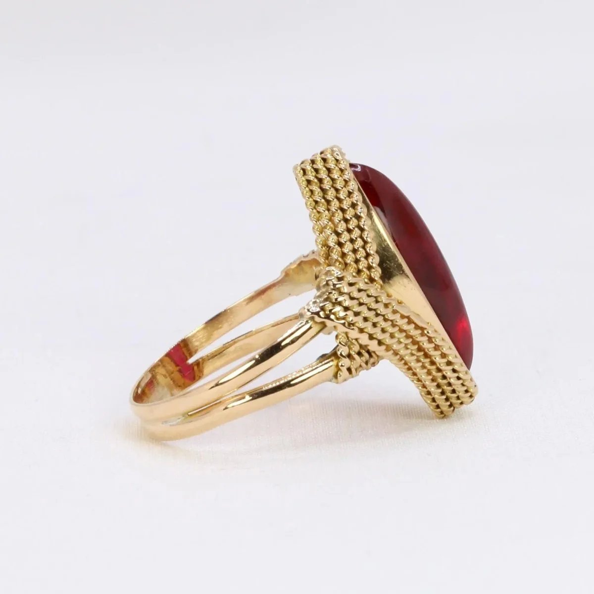 Bague vintage or jaune torsadé rubis - Image 6