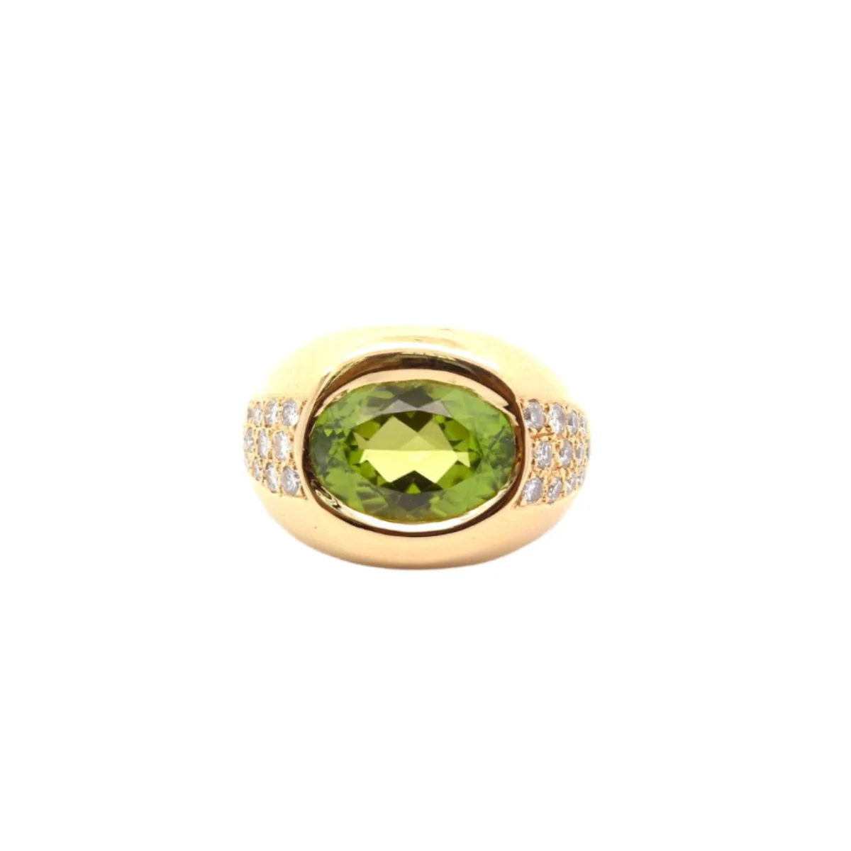 Bague en or jaune, péridot et diamants