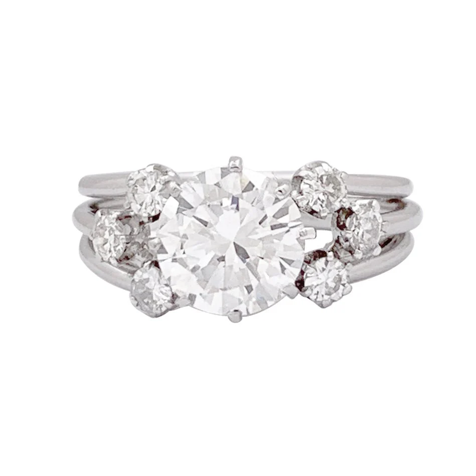 Bague vintage platine et diamants.