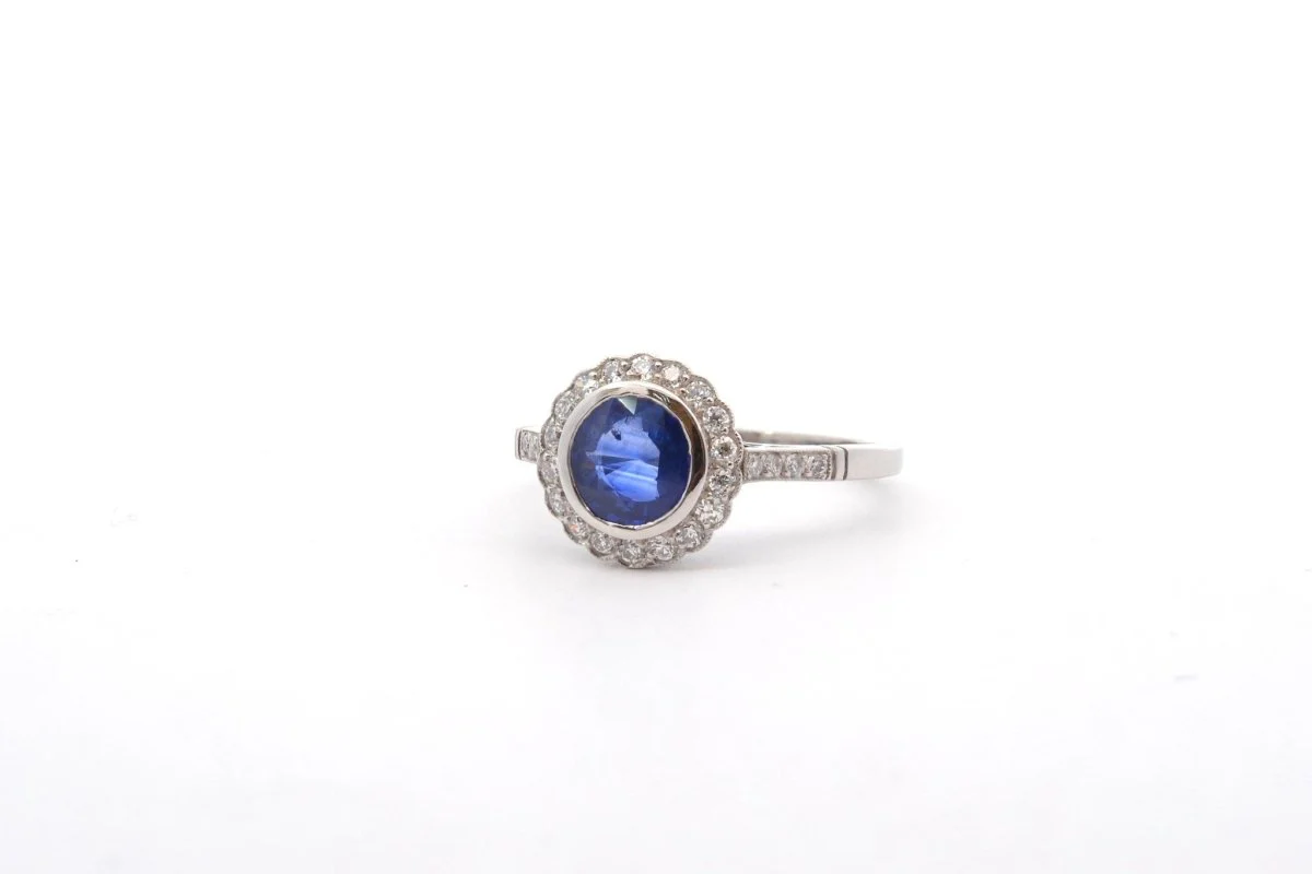 Bague vintage saphir et diamants en platine - Image 3