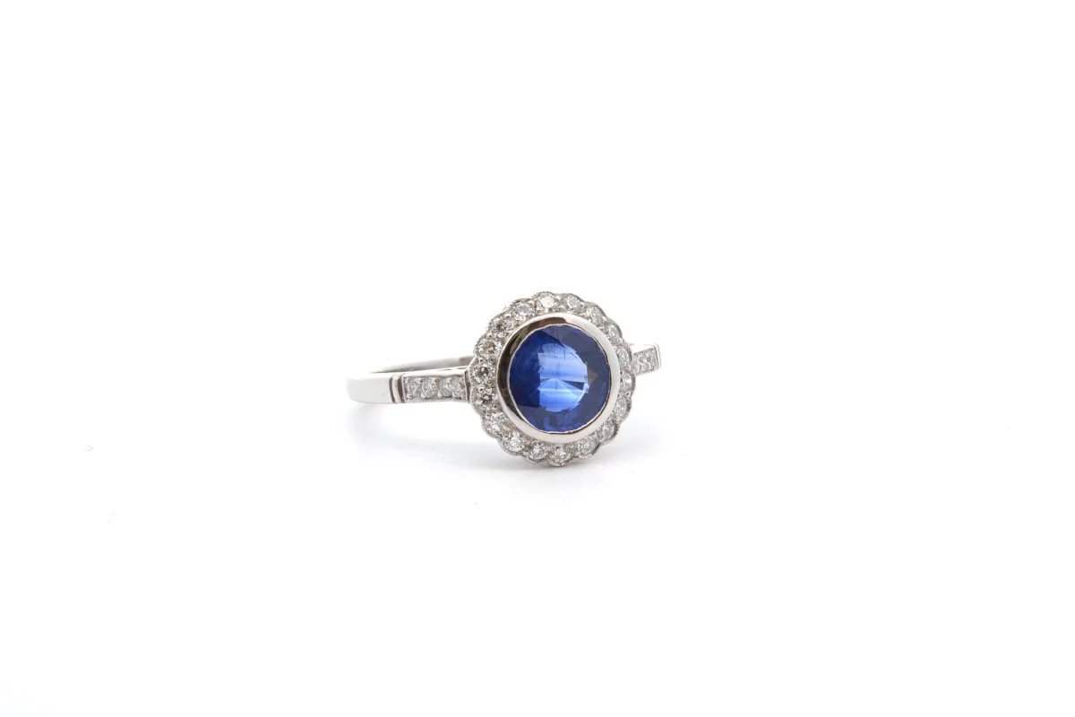 Bague vintage saphir et diamants en platine - Image 4
