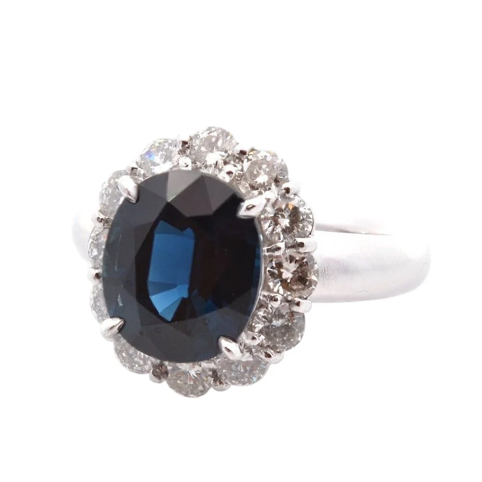 Bague Entourage en platine, saphir et diamants - Image 2