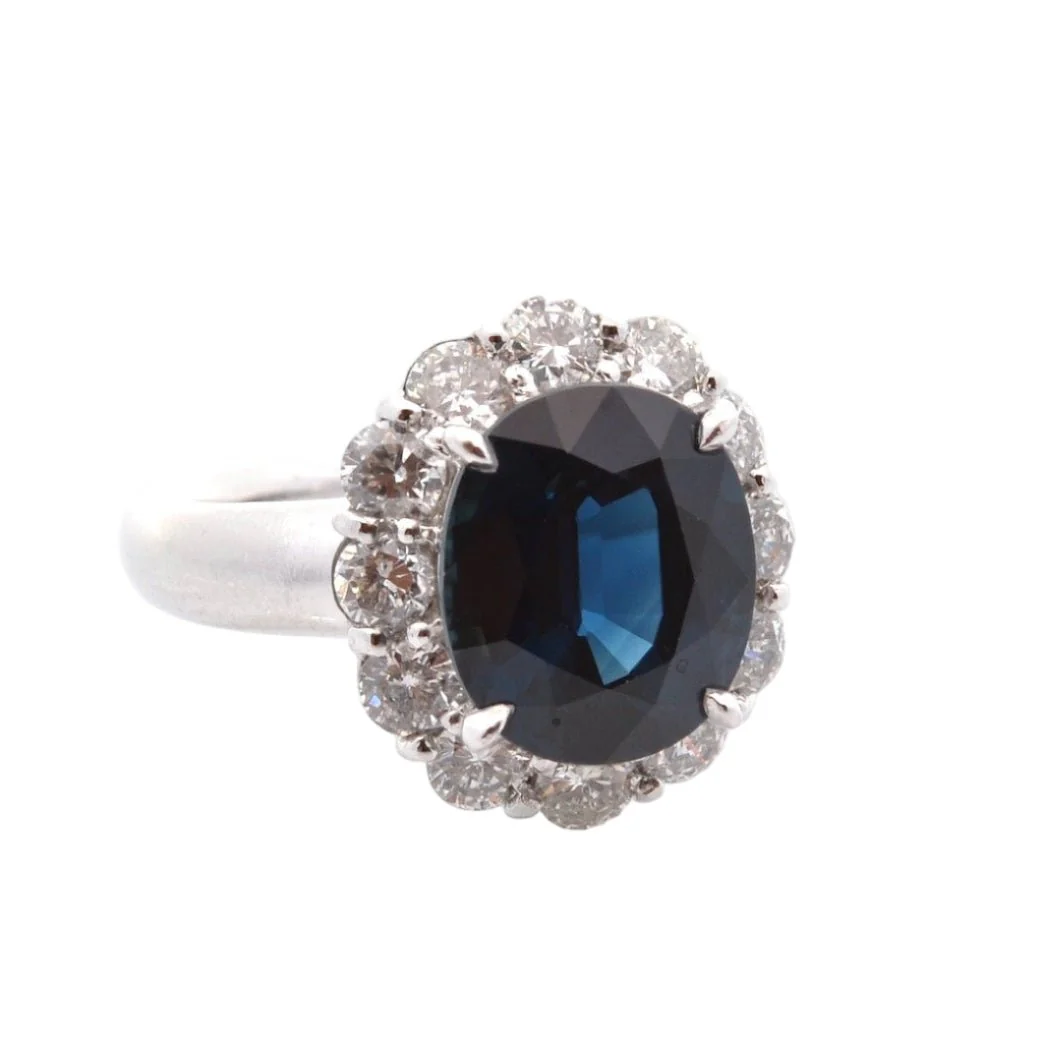 Bague Entourage en platine, saphir et diamants - Image 4