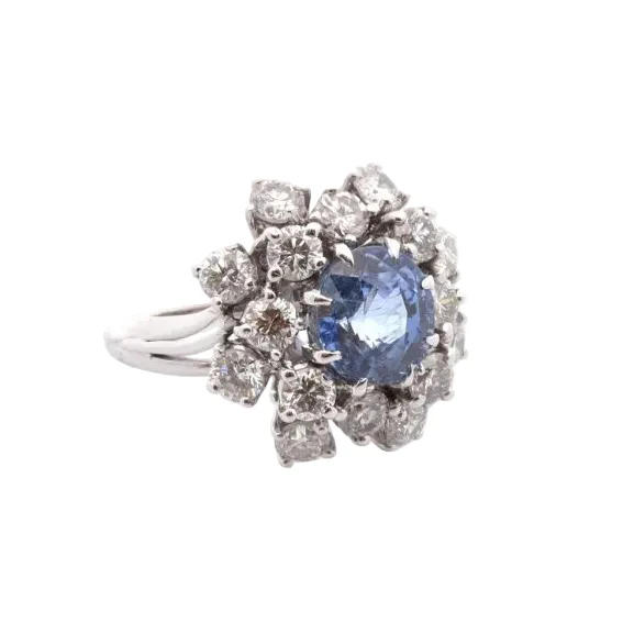Bague Marguerite en or blanc, saphir et diamants - Image 4
