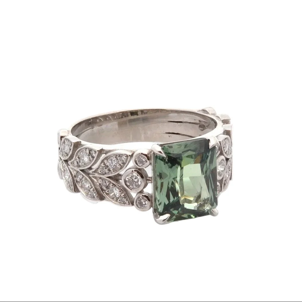 Bague en platine, saphir et diamants - Image 4