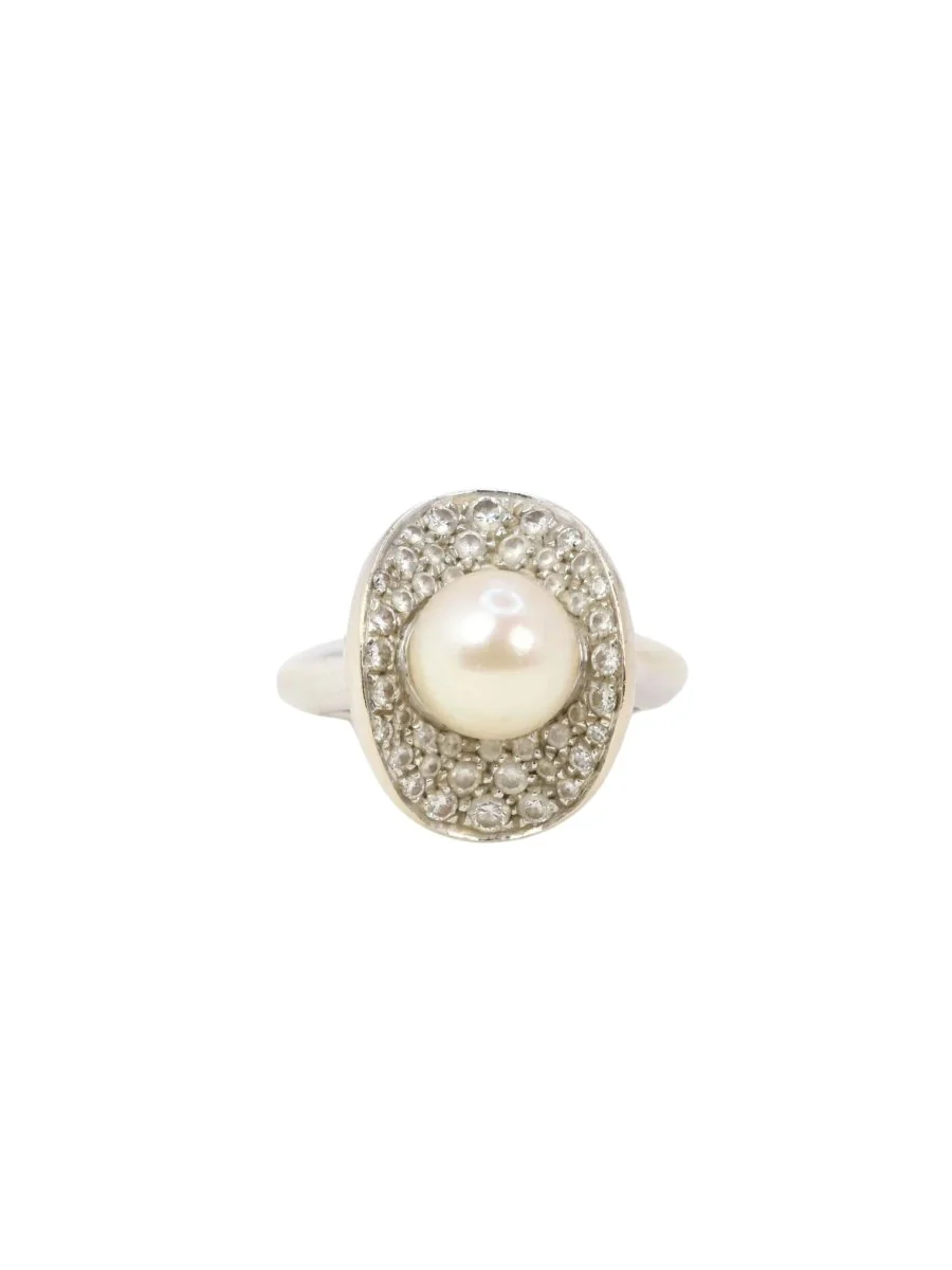 Bagueen or blanc, perle akoya et diamants