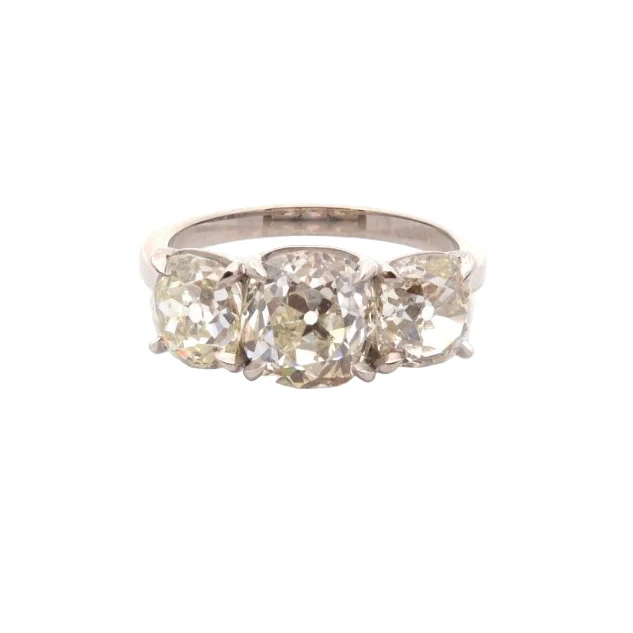 Bague Trilogie en platine et diamants