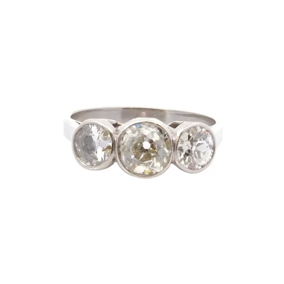 Bague vintage trilogie diamants en platine