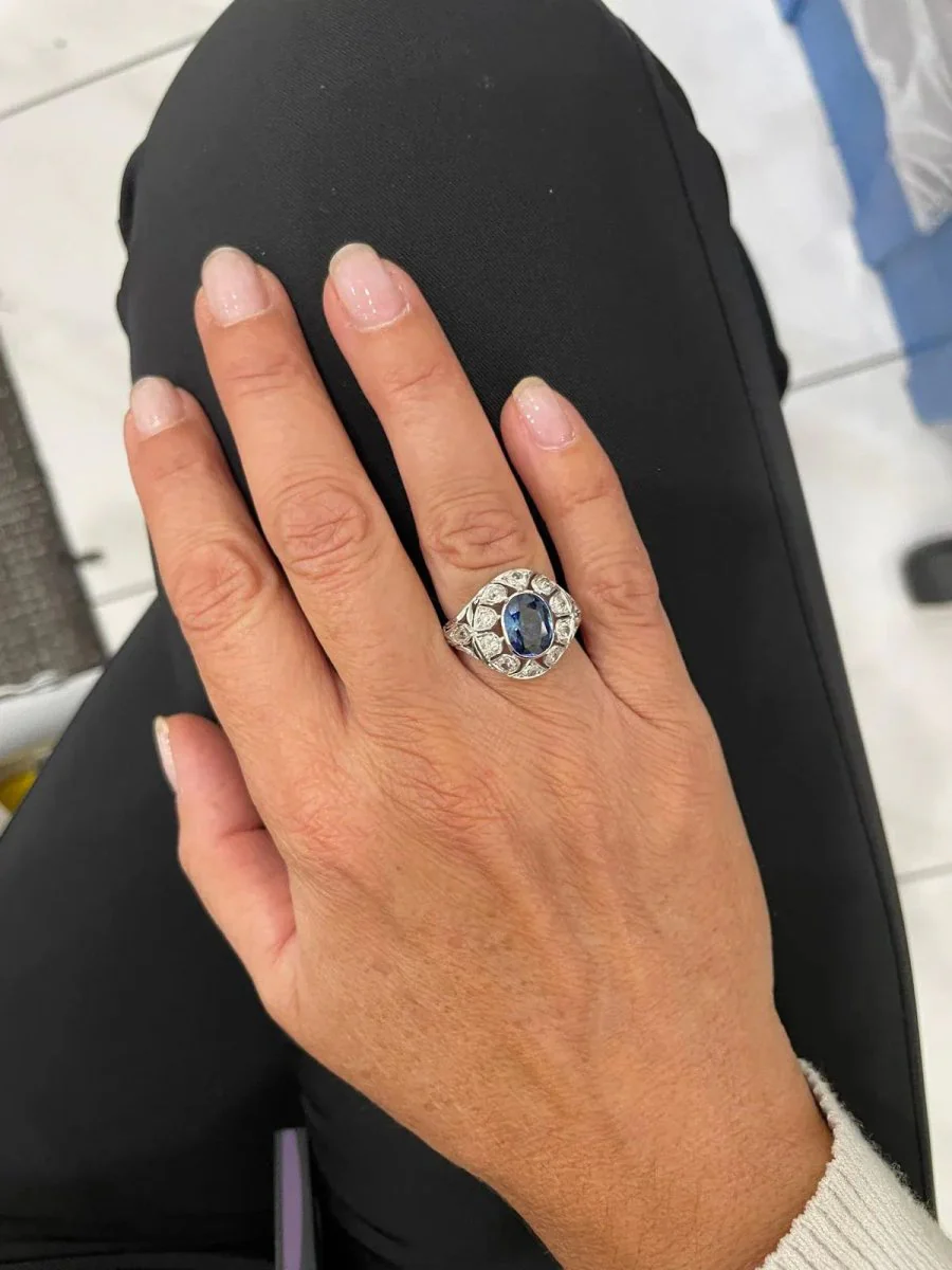 Belle Époque Certified 2.44 Carat Unheated Sapphire Diamond Gold Ring - Image 2