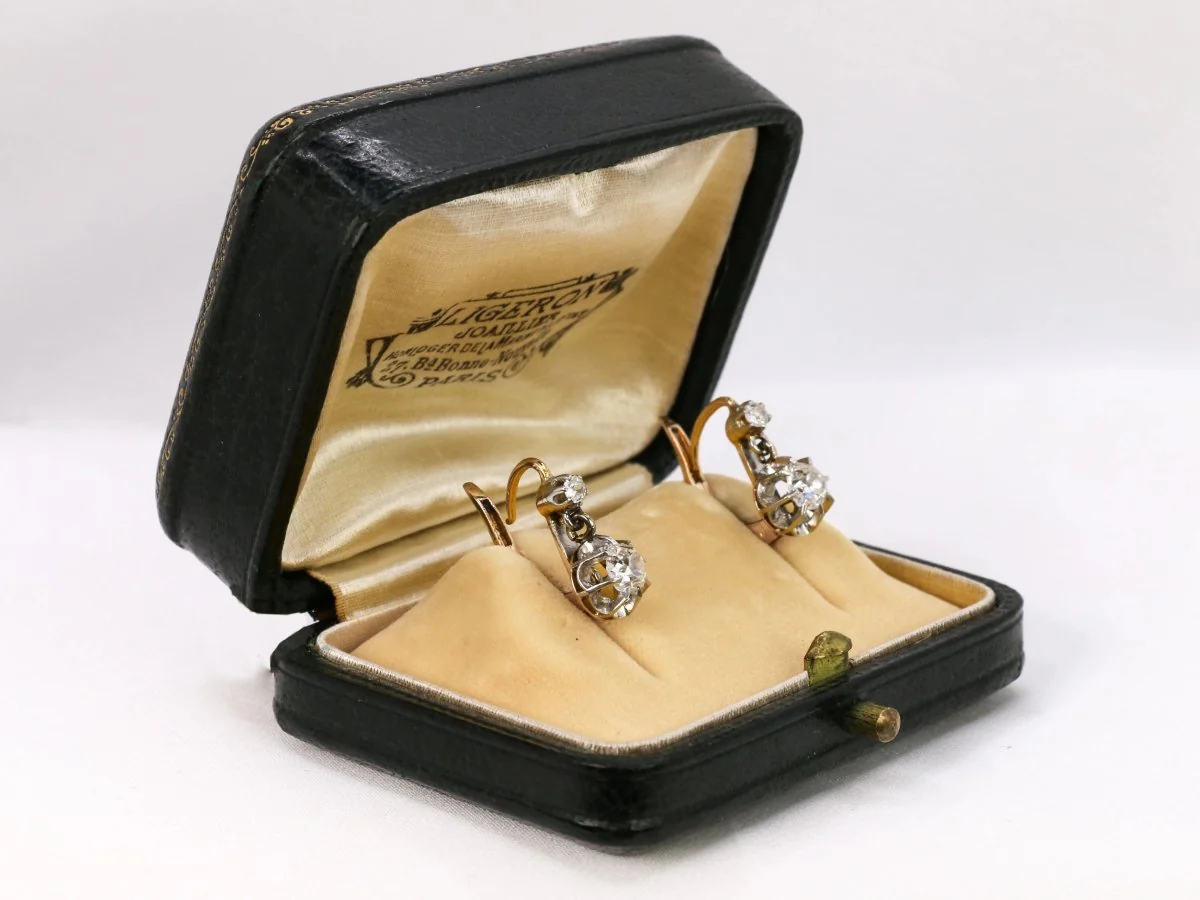 Boucle d’oreilles dormeuses anciennes en or, argent et diamants taille ancienne - Image 8