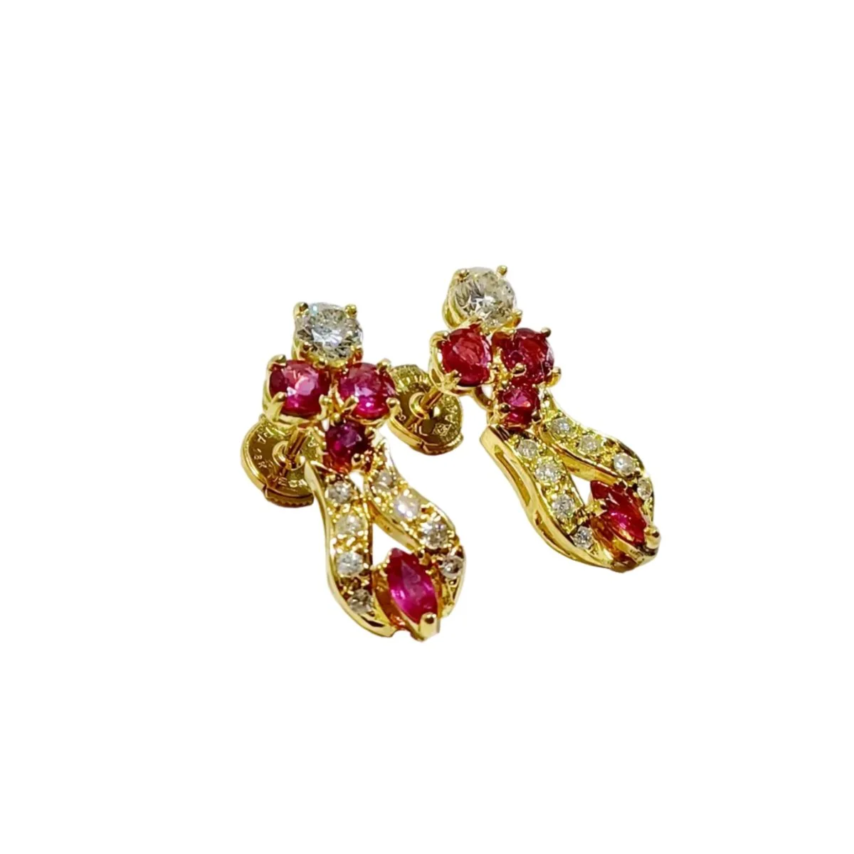 Boucle d'oreilles Pendantes en or jaune, rubis et diamants - Image 3