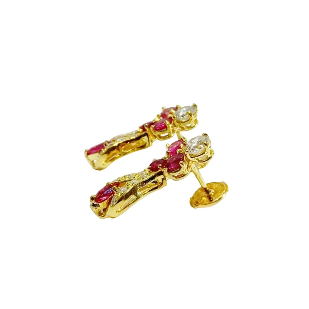 Boucle d'oreilles Pendantes en or jaune, rubis et diamants - Image 4