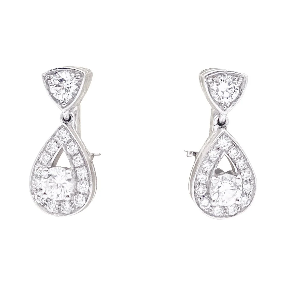 Boucles d’oreilles CHAUMET “Joséphine Aube Printanière” en or blanc et diamants