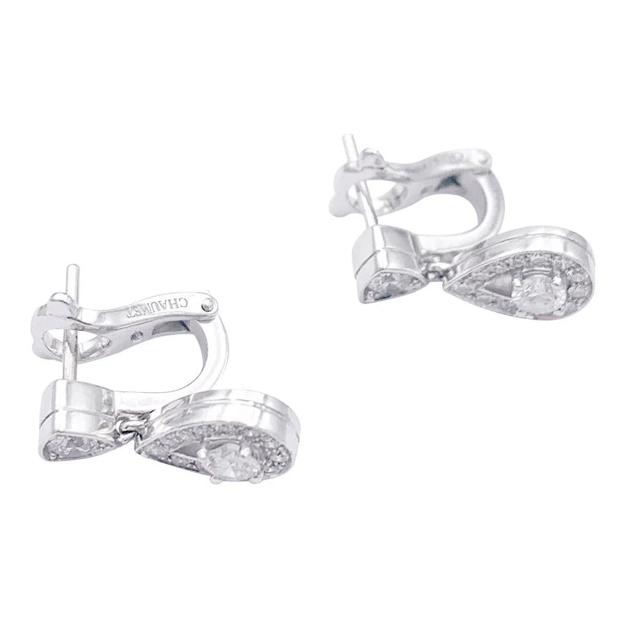 Boucles d’oreilles CHAUMET “Joséphine Aube Printanière” en or blanc et diamants - Image 3