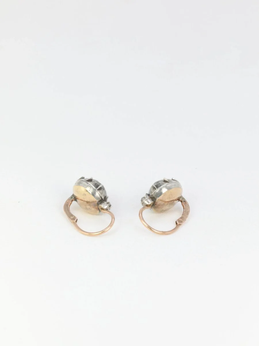 Boucles d’oreilles dormeuses anciennes en or et pierres du Rhin - Image 6