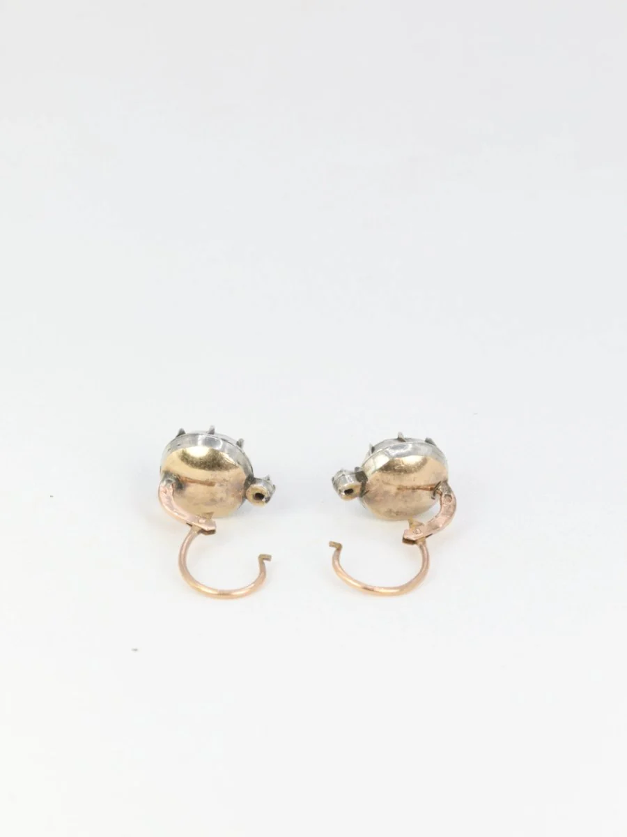 Boucles d’oreilles dormeuses anciennes en or et pierres du Rhin - Image 7