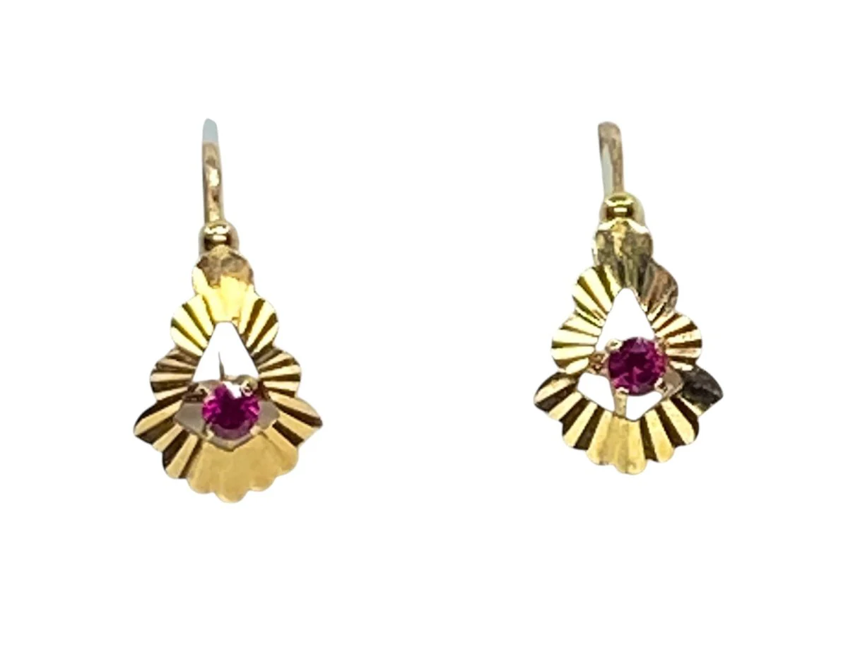 Boucles d’oreilles Dormeuses en or jaune et pierre rouge