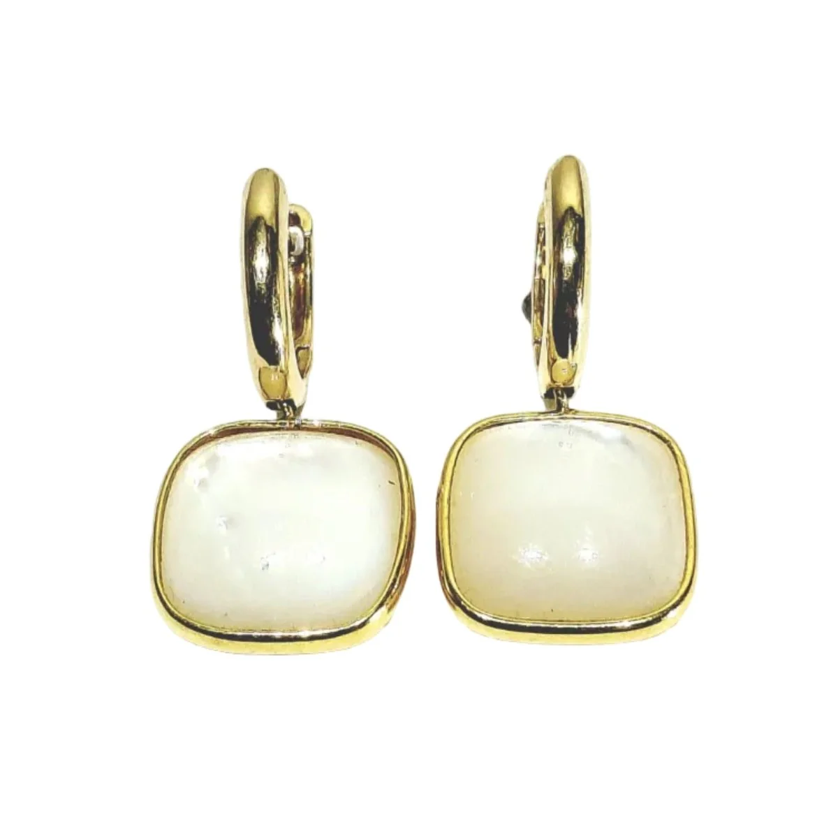 Boucles d’oreilles Dormeuses en or jaune et nacre - Image 3