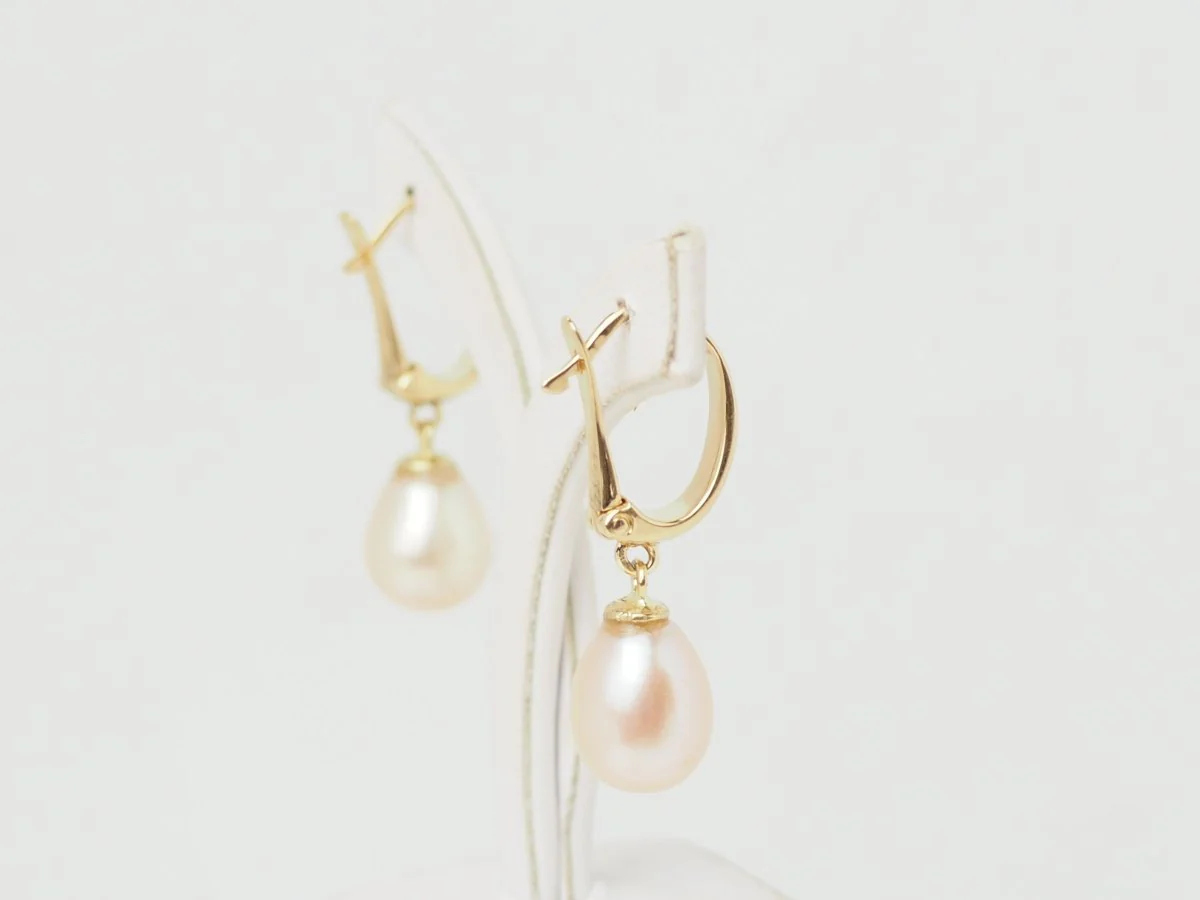 Boucles d’oreilles Pendantes en or jaune et perles - Image 3
