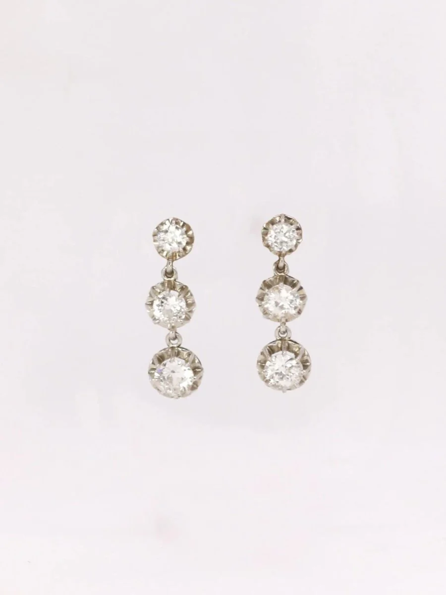 Boucles d’oreilles pendantes diamants