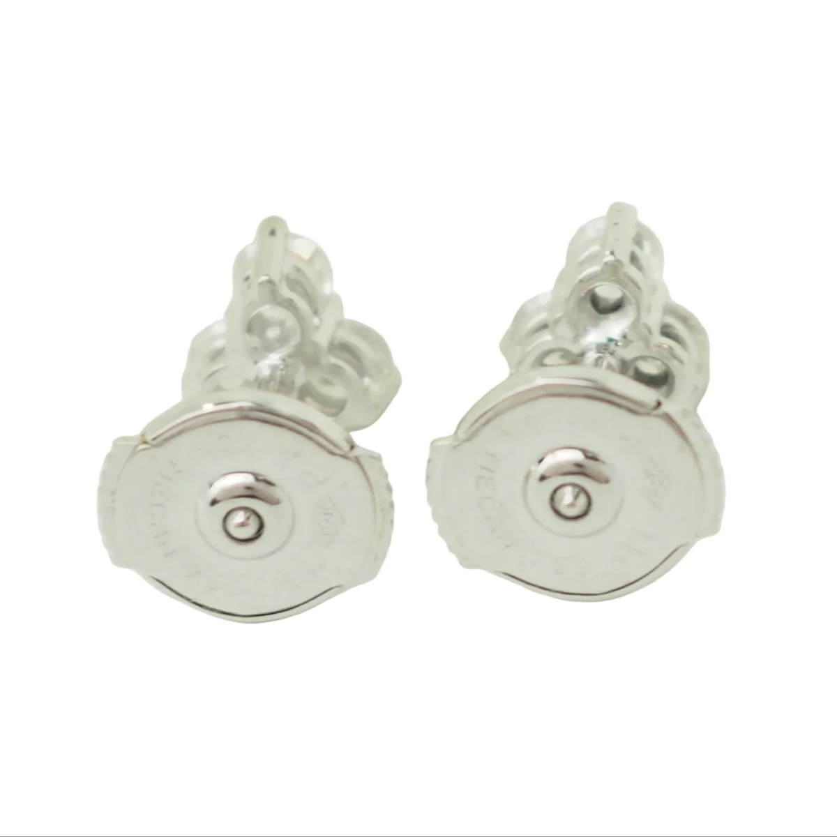 Boucles d’oreilles Puces en or blanc et diamants - Image 3