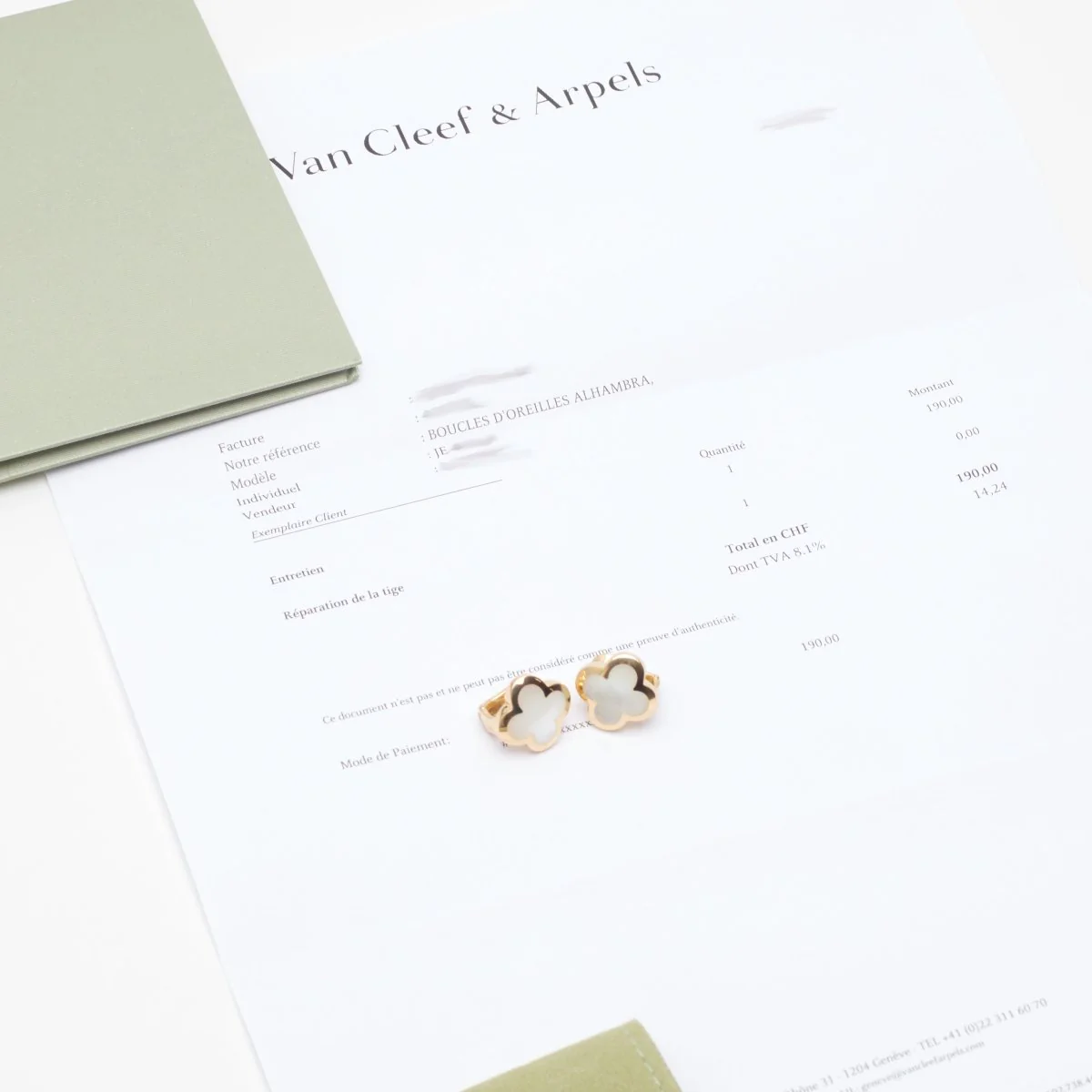 Boucles d’oreilles Van Cleef & Arpels Pure Alhambra Nacre en or jaune - Image 2