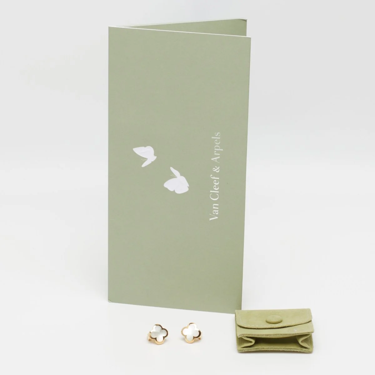 Boucles d’oreilles Van Cleef & Arpels Pure Alhambra Nacre en or jaune - Image 3