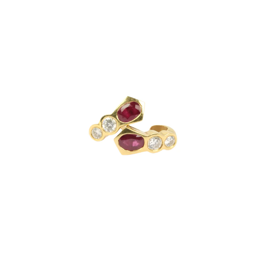Boucles d’oreilles en or jaune, rubis et diamants