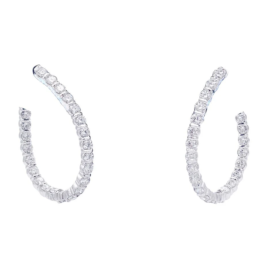 Boucles d'oreille créoles or blanc, diamants.