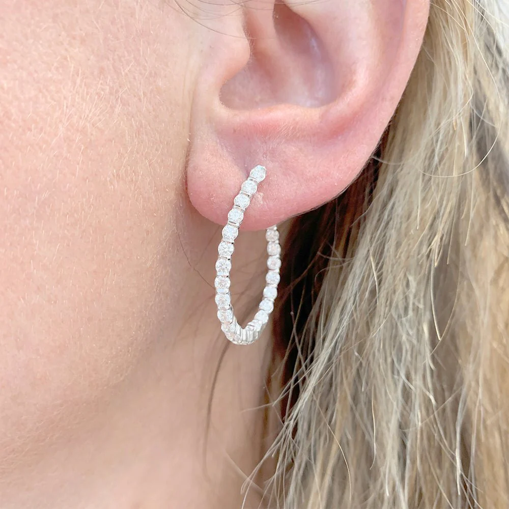 Boucles d'oreille créoles or blanc, diamants. - Image 6