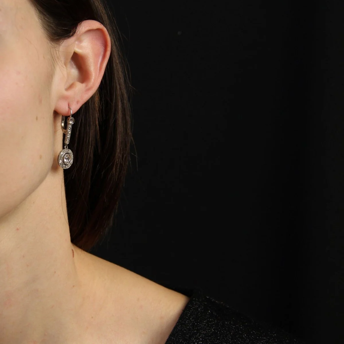 Boucles d'oreilles Pendantes en platine et diamants - Image 2