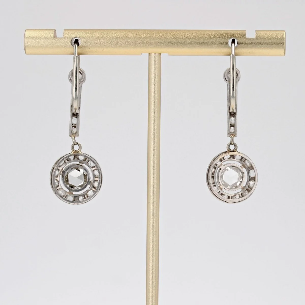 Boucles d'oreilles Pendantes en platine et diamants - Image 5