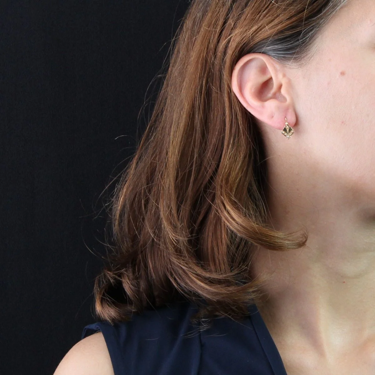 Boucles d'oreilles Dormeuses en or rose et perles - Image 2