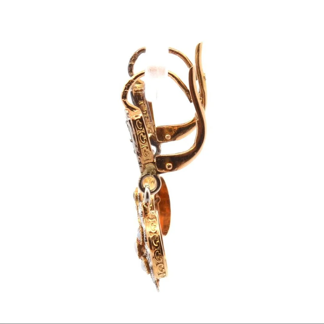 Boucles d'oreilles Pendantes en or jaune, perles et diamants - Image 3