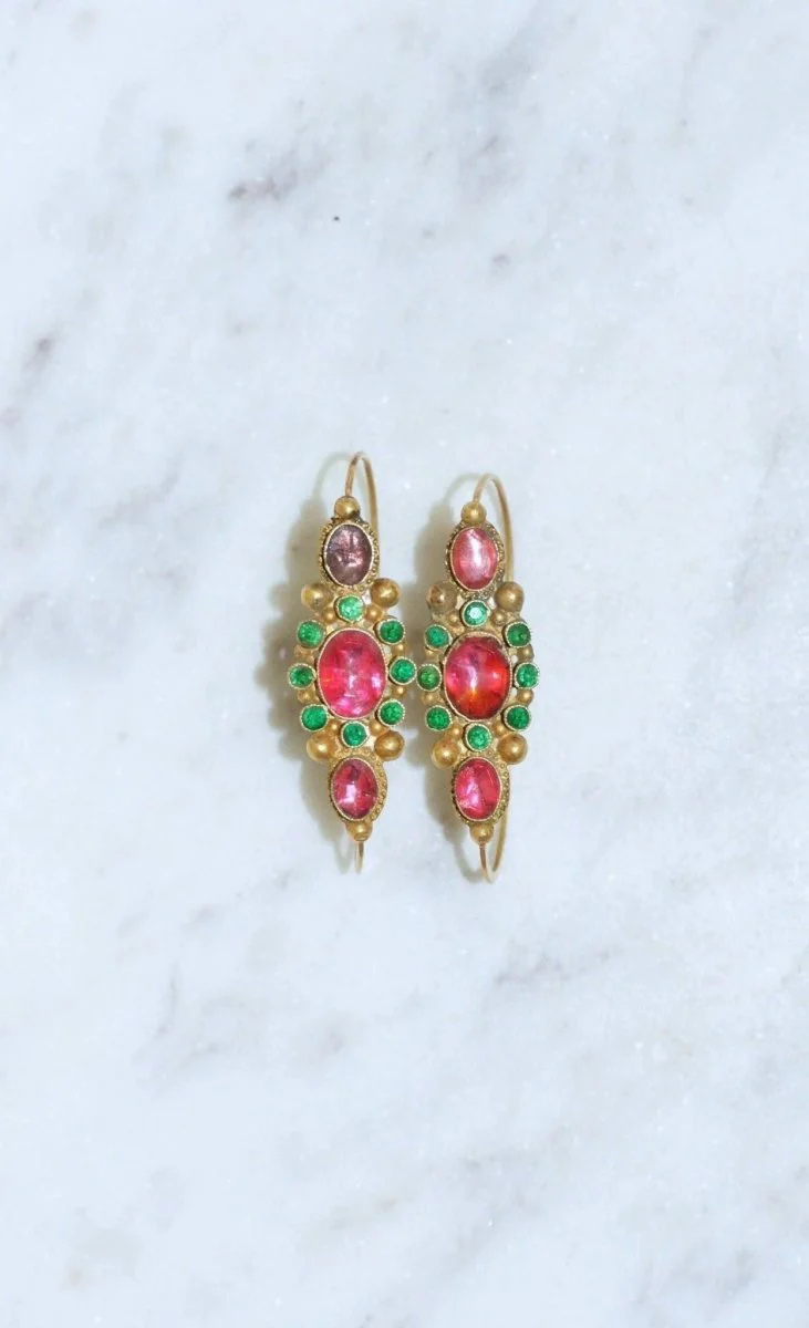 Boucles d’oreilles Poissardes en or et strass