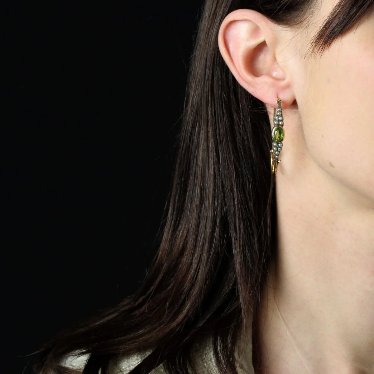 Boucles d'oreilles Pendantes en or jaune, argent et perles - Image 2