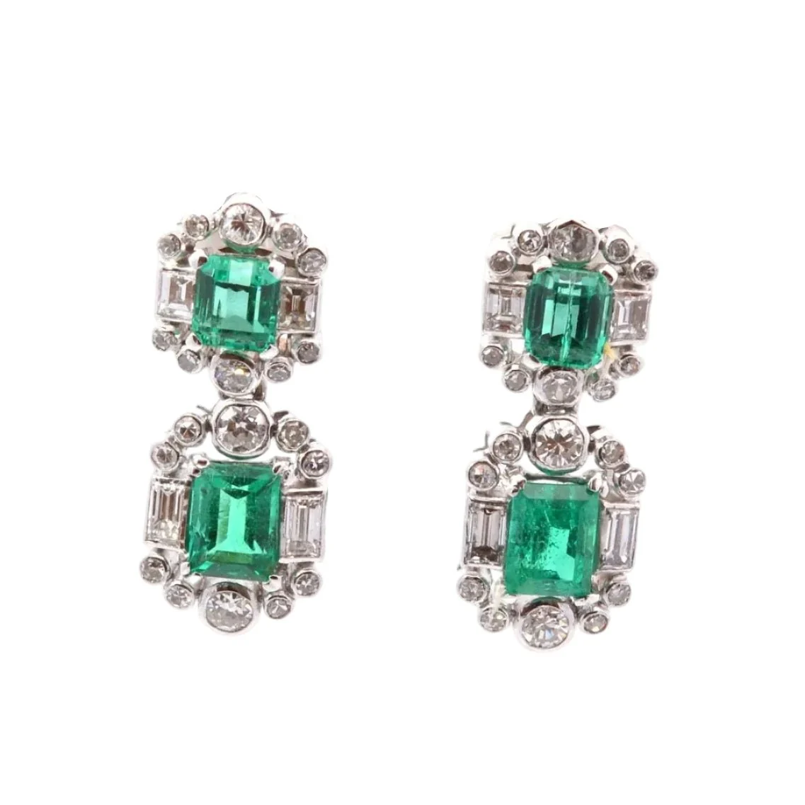 Boucles d'oreilles Puces en or blanc, platine, émeraudes et diamants