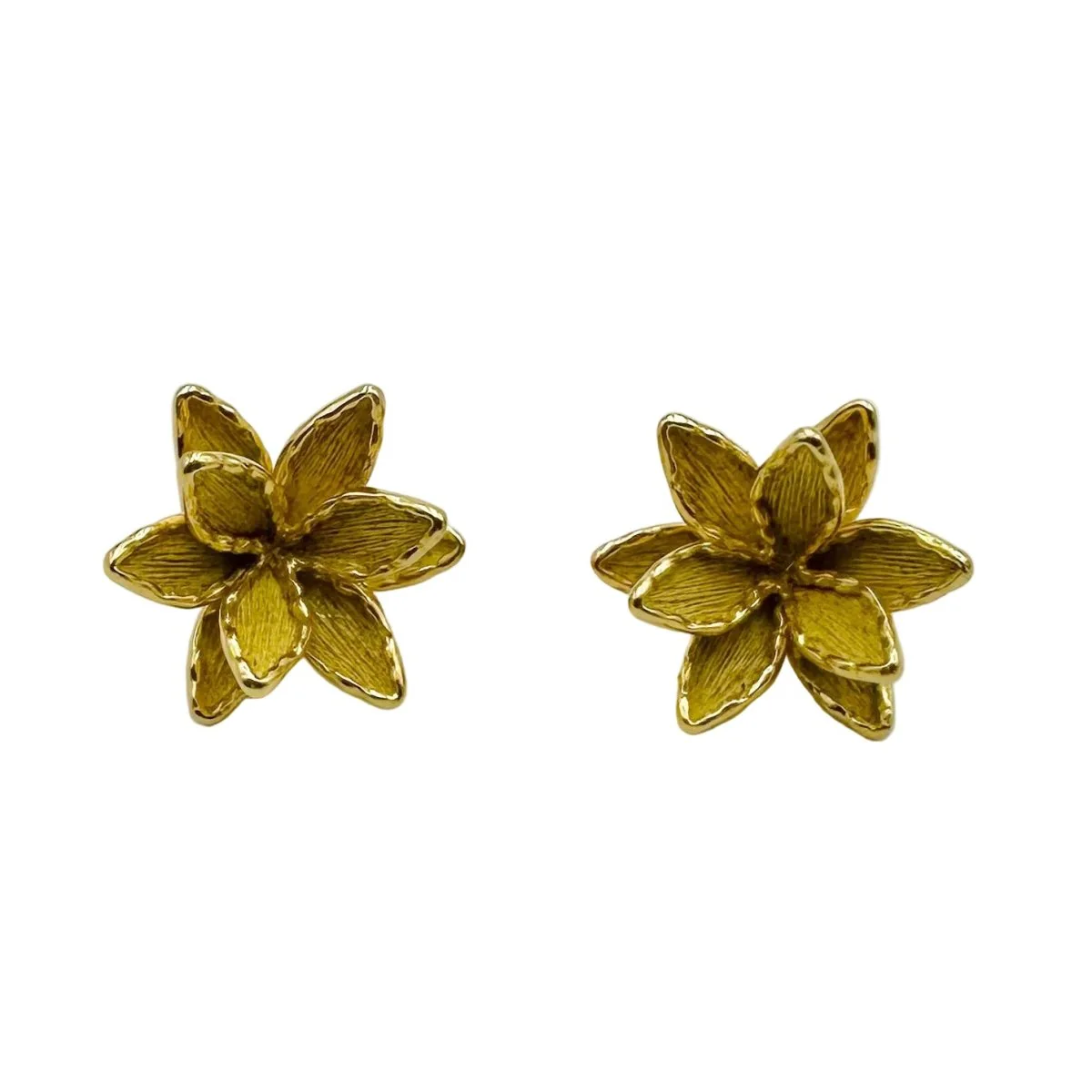 Boucles d'oreilles Clips BOUCHERON "Fleur de lotus" en or jaune