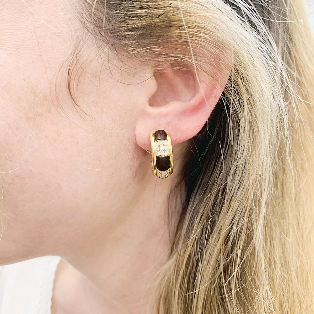 Boucles d'oreilles BOUCHERON "Les Plurielles", en or jaune, diamants et bois d'amourette - Image 5