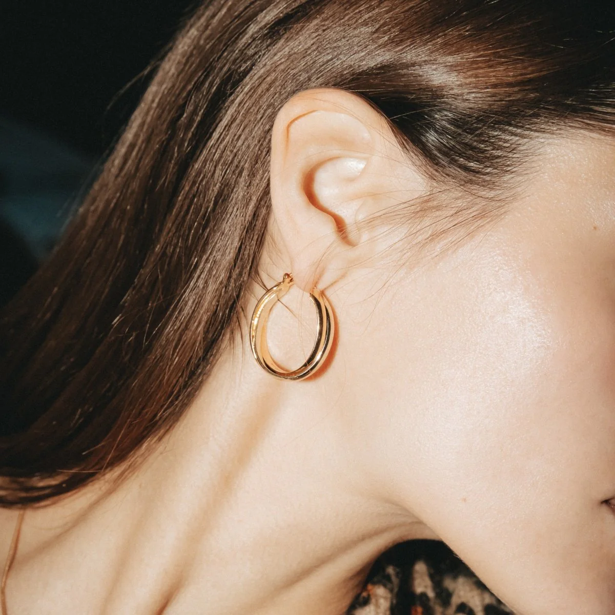 Boucles d'oreilles Créoles CARTIER "Trinity" en 3 ors - Image 2