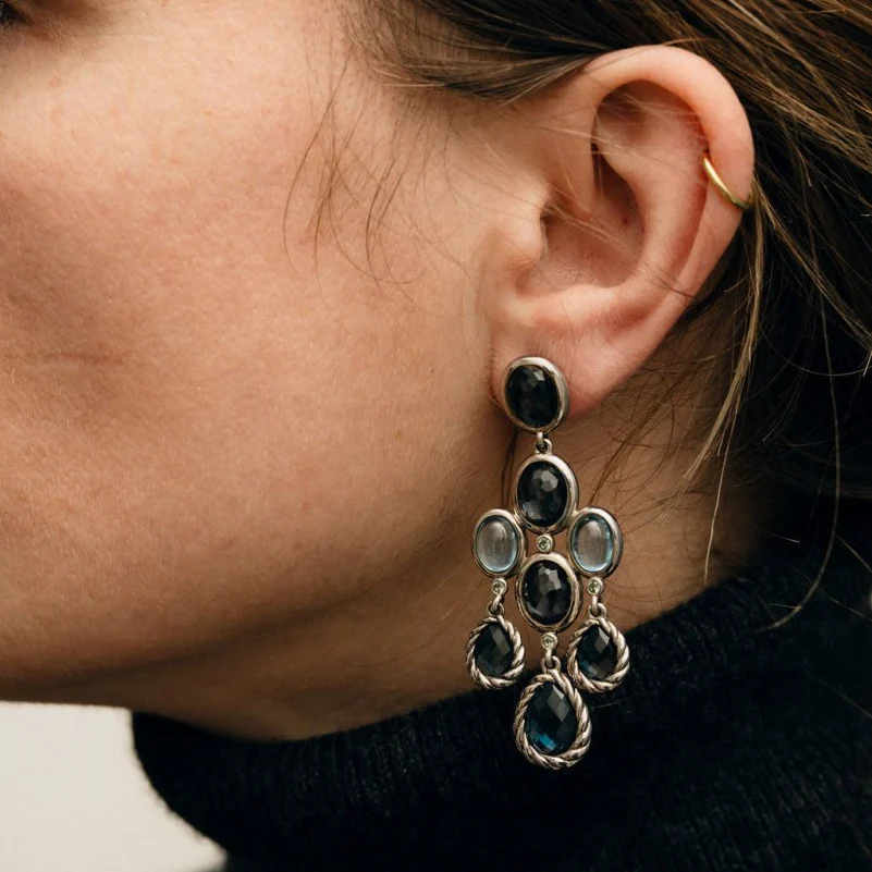 Boucles d'oreilles Chandelier DAVID YURMAN en argent, topaze bleue, hématite et diamant - Image 2