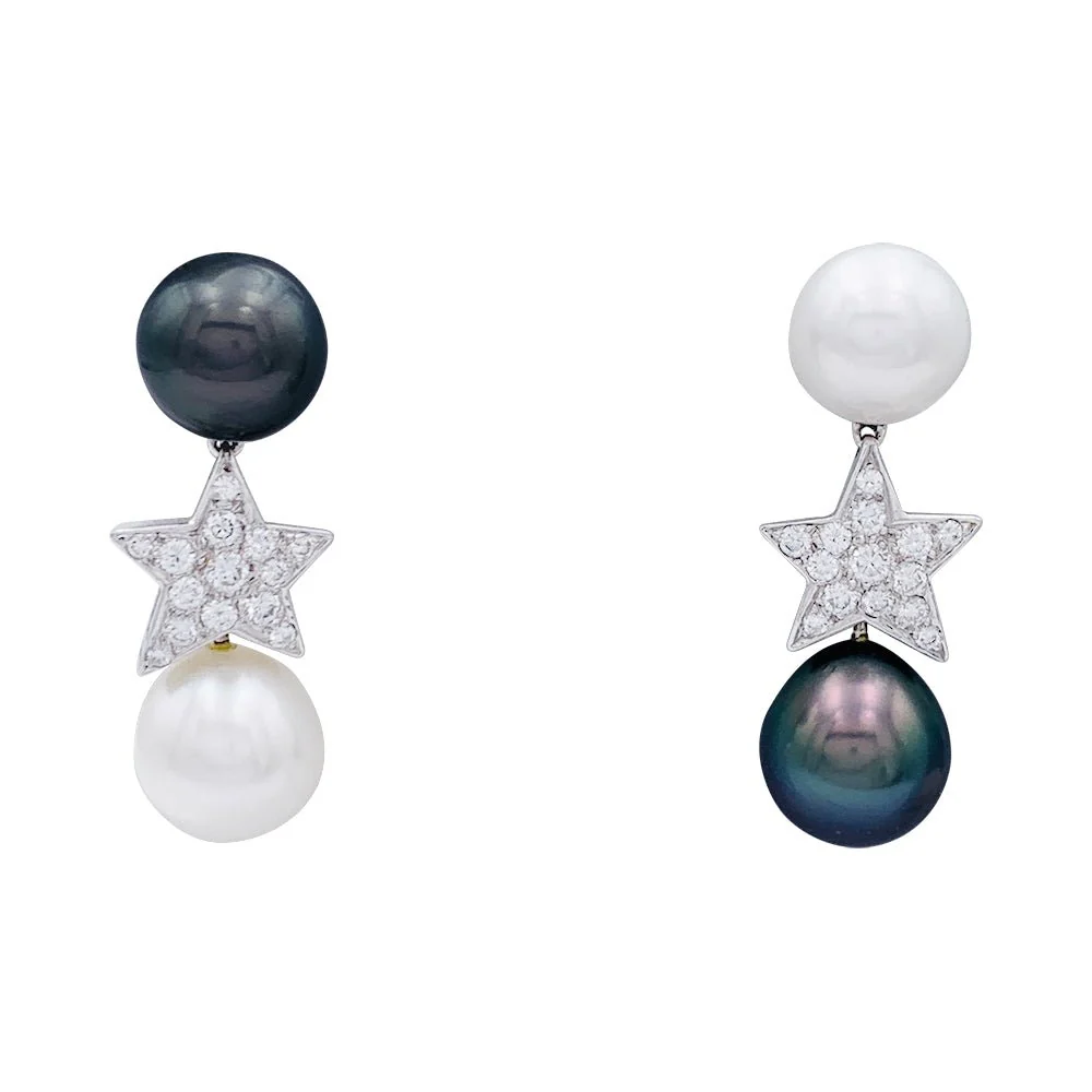 Boucles d'oreilles Chanel, "Comète", or blanc, diamants, perles.