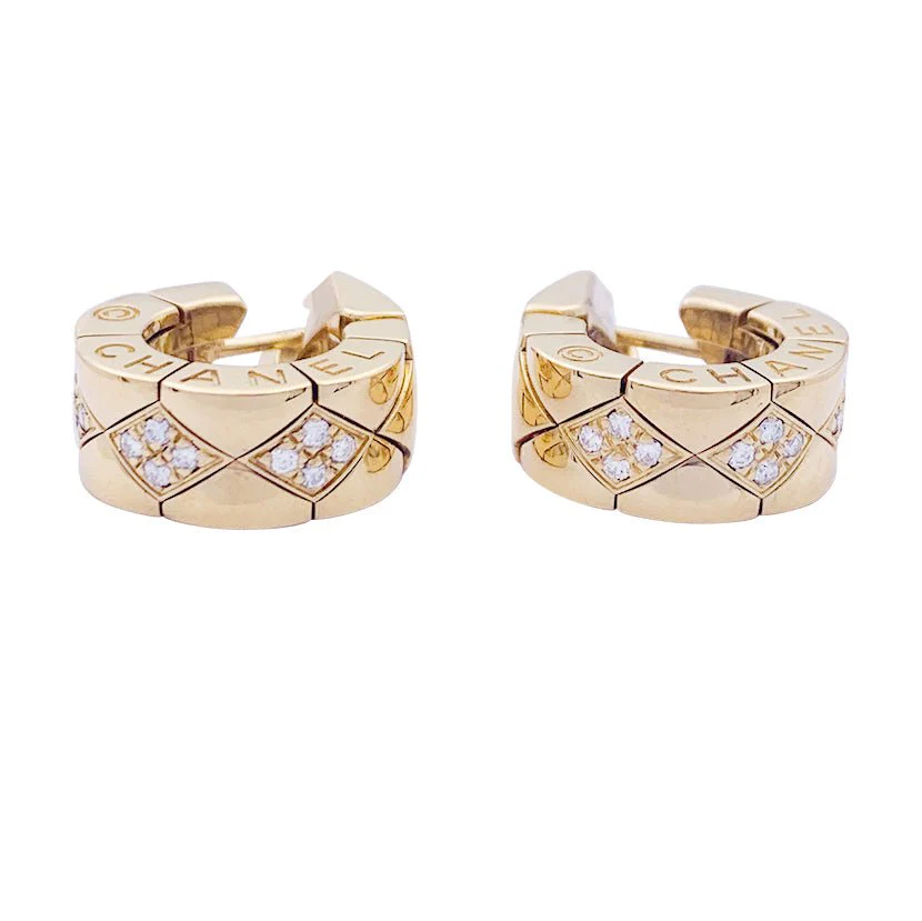 Boucles d'oreilles Chanel, "Matelassé" en or jaune et diamants. - Image 2