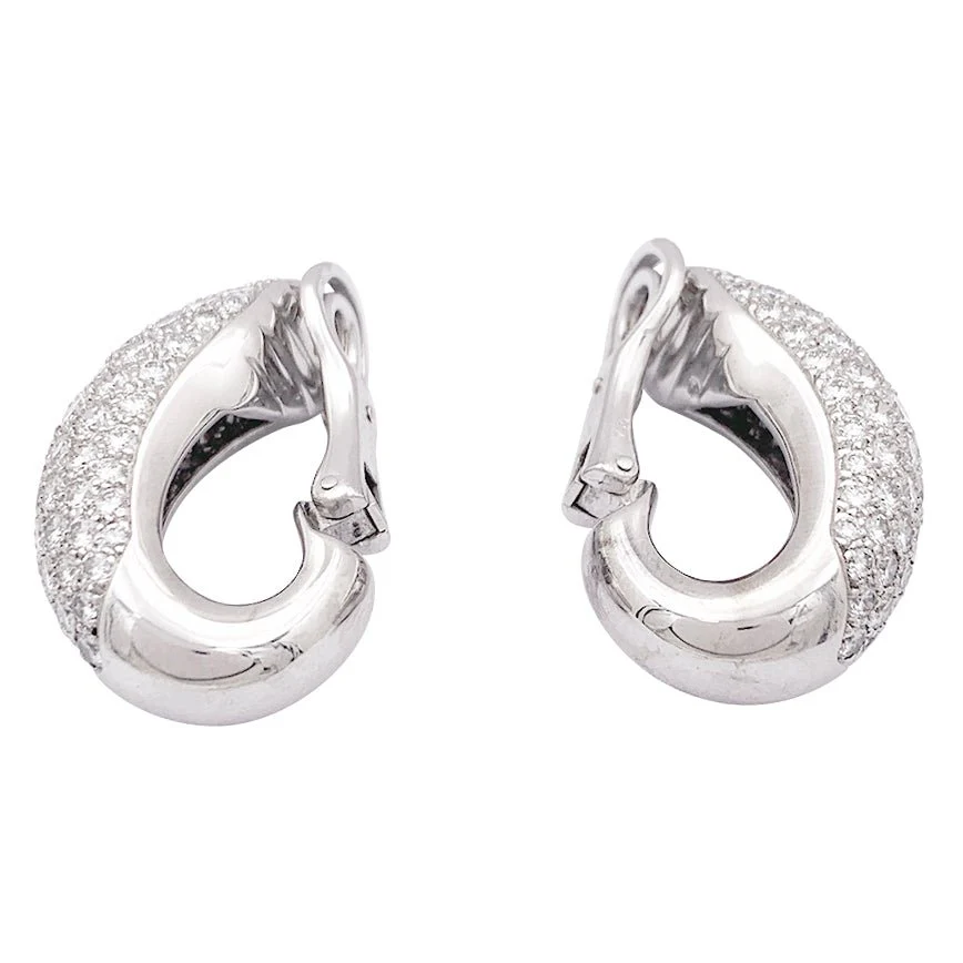Boucles d'oreilles CHAUMET "Hommage à Venise" en or blanc et diamants - Image 4