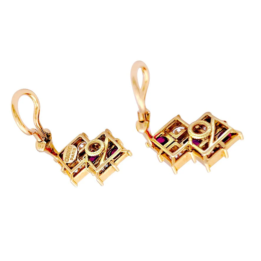 Boucles d'oreilles CHAUMET en or jaune, rubis et diamants - Image 4