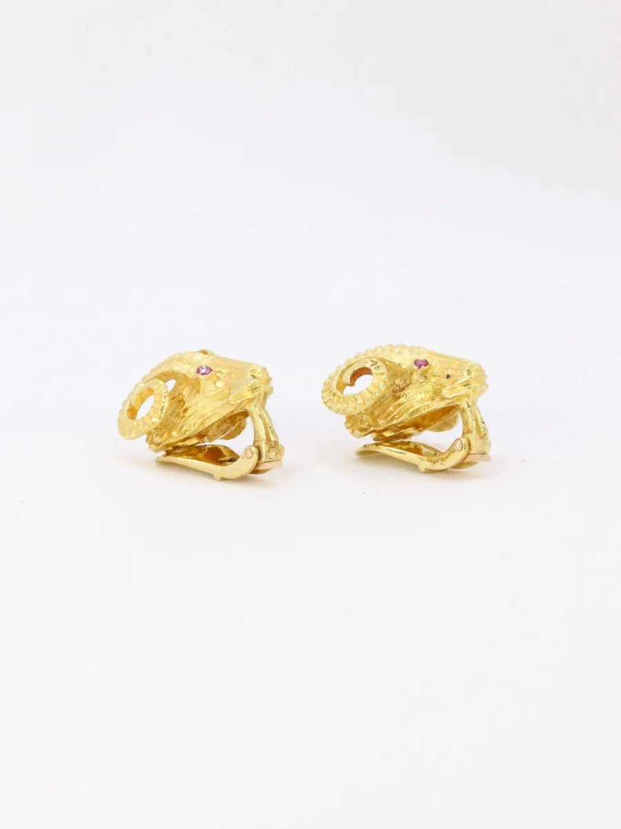 LALAOUNIS (Att. à) Clips d'oreilles tête de belier or jaune rubis - Image 4