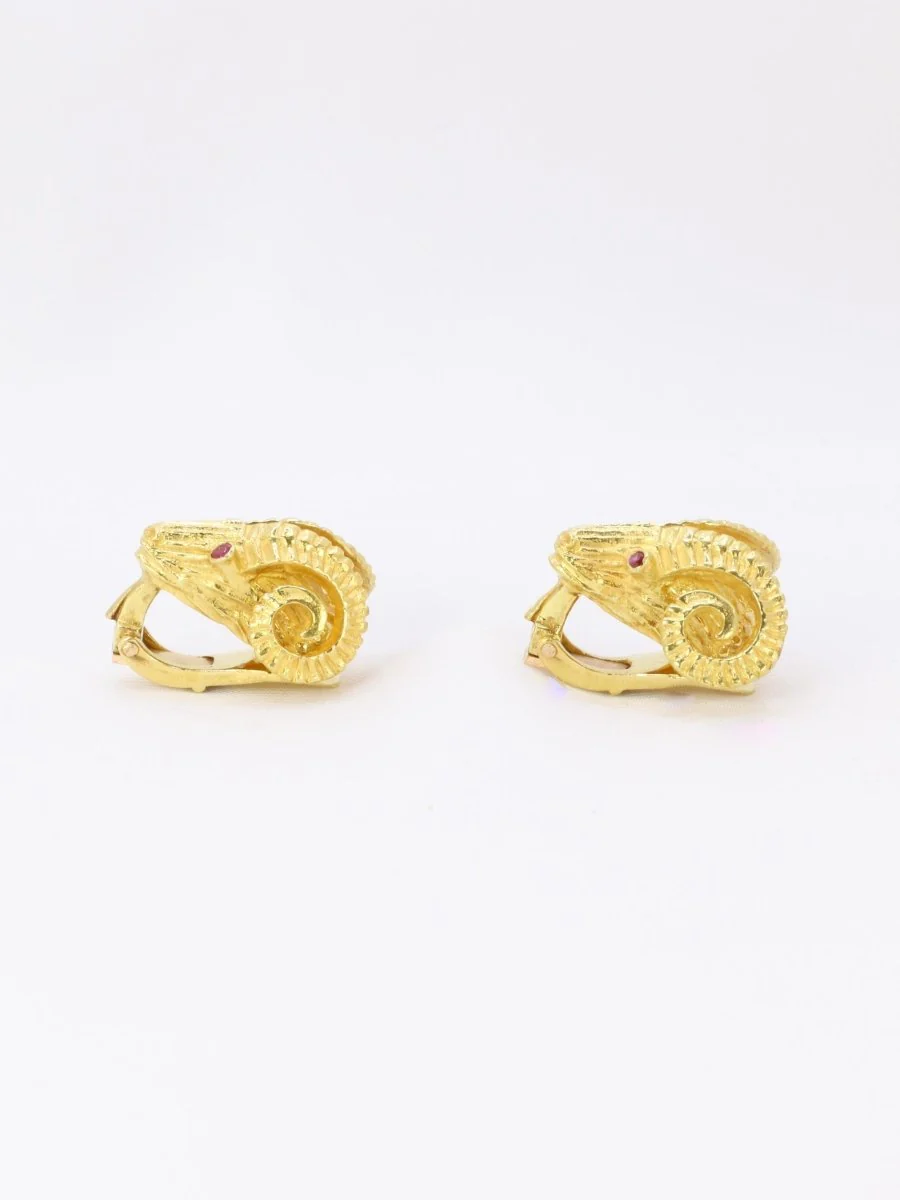LALAOUNIS (Att. à) Clips d'oreilles tête de belier or jaune rubis - Image 6