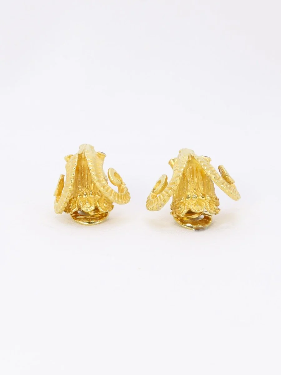 LALAOUNIS (Att. à) Clips d'oreilles tête de belier or jaune rubis - Image 7