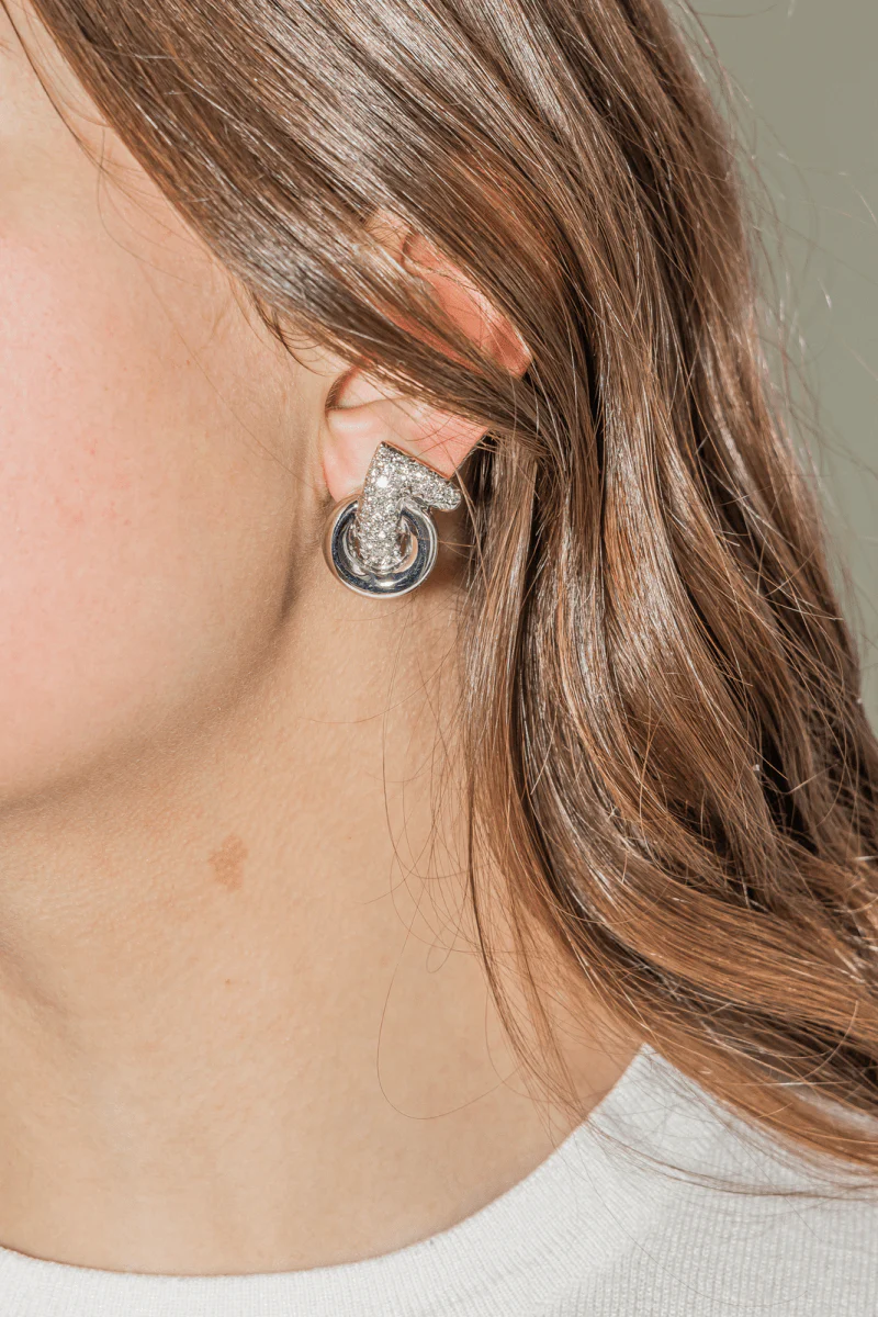Boucles d'oreilles Clip en or blanc et diamants - Image 2